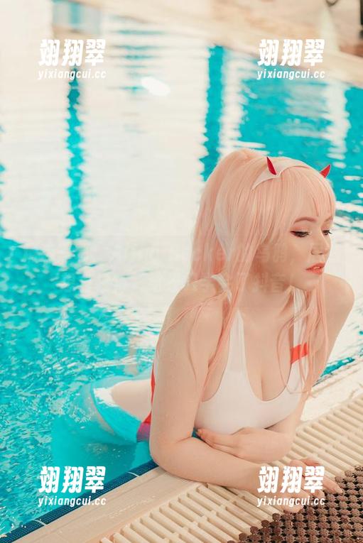 精选写真:Alina Becker的乌鸦,居然想当模特,结果只学会了抖音!-翊翔翠 精选写真:Alina Becker的乌鸦,居然想当模特,结果只学会了抖音!-翊翔翠